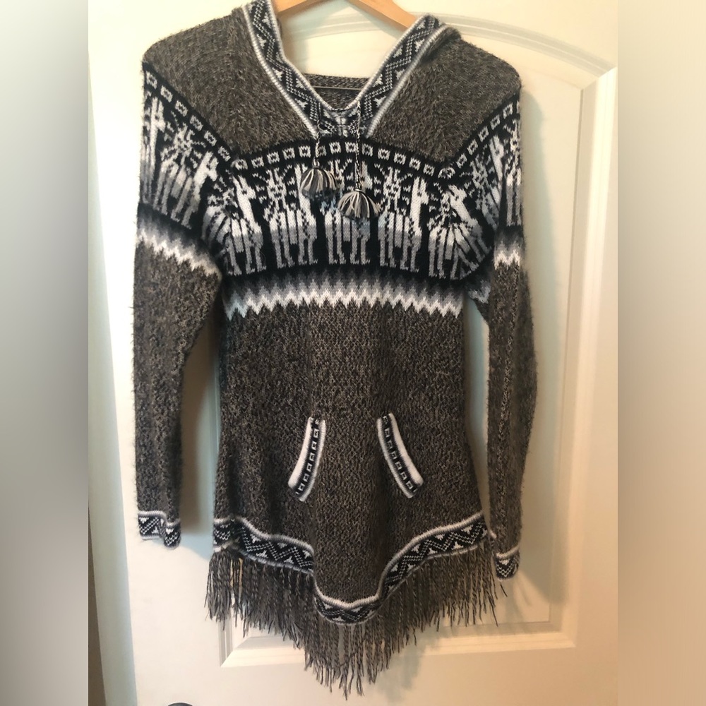 Alpaca sweater with hood